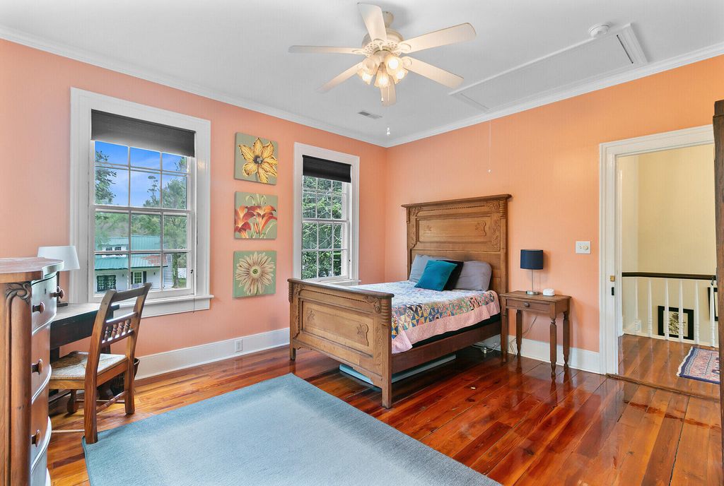 Image 33 of property listing at 516 Central Avenue, Summerville, SC 29483