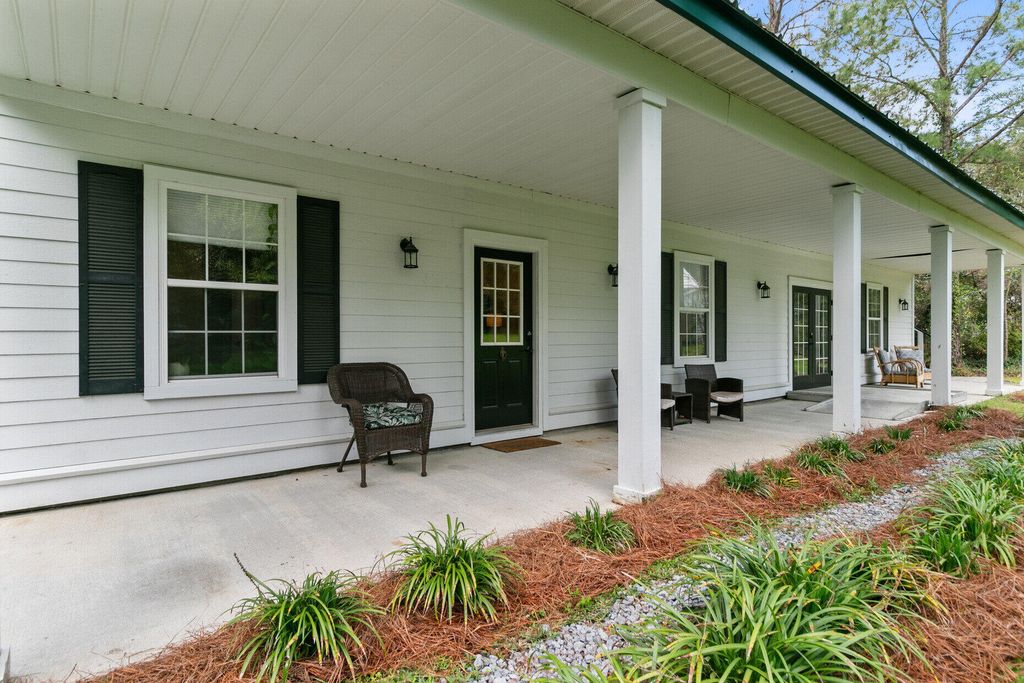 Image 51 of property listing at 516 Central Avenue, Summerville, SC 29483