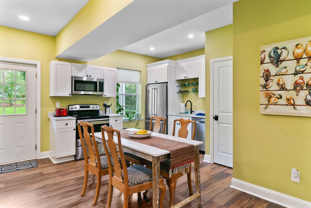 Image 53 of property listing at 516 Central Avenue, Summerville, SC 29483