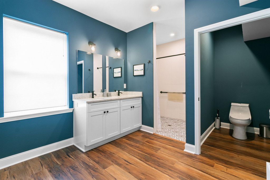 Image 57 of property listing at 516 Central Avenue, Summerville, SC 29483