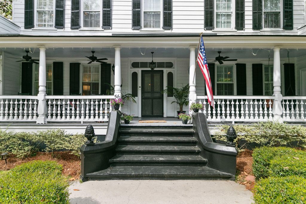 Image 6 of property listing at 516 Central Avenue, Summerville, SC 29483