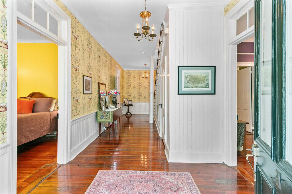 Image 8 of property listing at 516 Central Avenue, Summerville, SC 29483