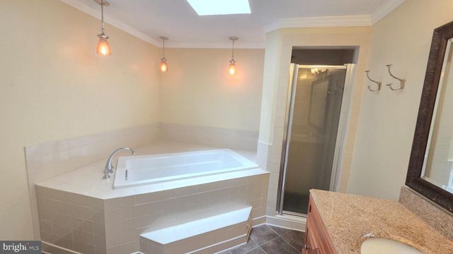 6638 GREENLEIGH LN, Alexandria, VA 22315