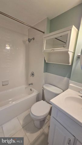 6638 GREENLEIGH LN, Alexandria, VA 22315