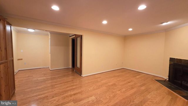 6638 GREENLEIGH LN, Alexandria, VA 22315