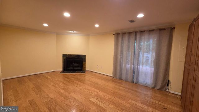 6638 GREENLEIGH LN, Alexandria, VA 22315
