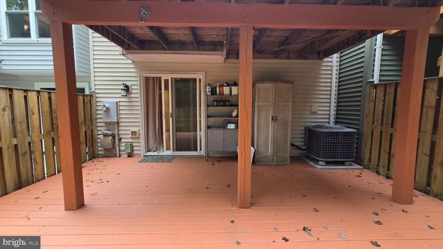 6638 GREENLEIGH LN, Alexandria, VA 22315