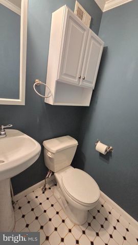 6638 GREENLEIGH LN, Alexandria, VA 22315