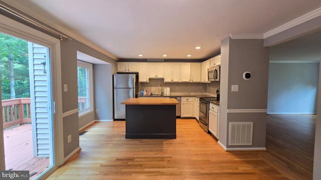 6638 GREENLEIGH LN, Alexandria, VA 22315