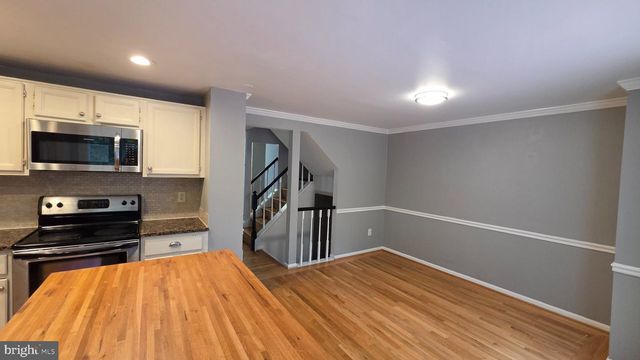 6638 GREENLEIGH LN, Alexandria, VA 22315