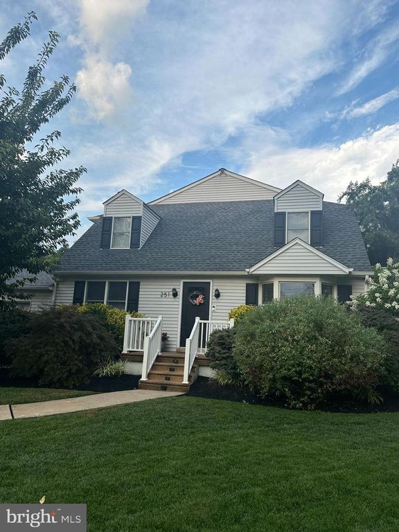 251 ROSEWOOD AVE, Langhorne, PA 19047