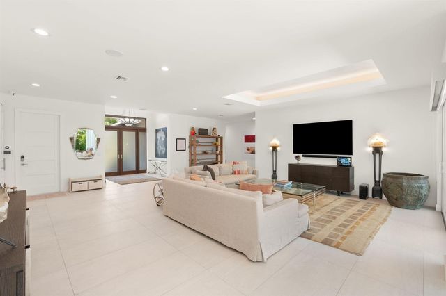 2517 NE 13TH Street, Fort Lauderdale, FL 33304