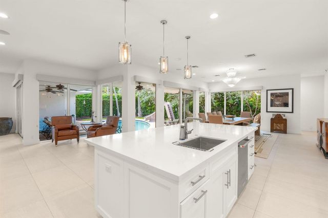 2517 NE 13TH Street, Fort Lauderdale, FL 33304