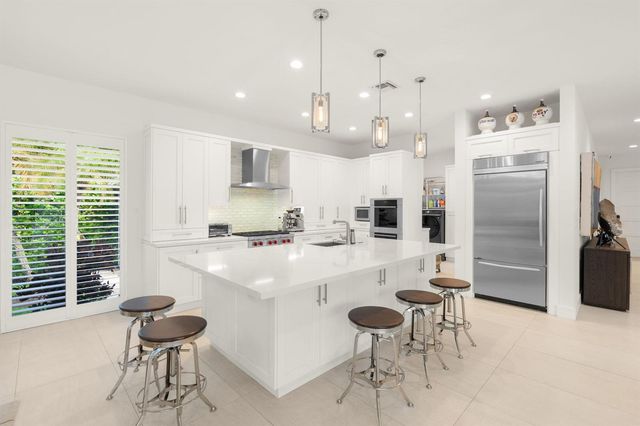 2517 NE 13TH Street, Fort Lauderdale, FL 33304