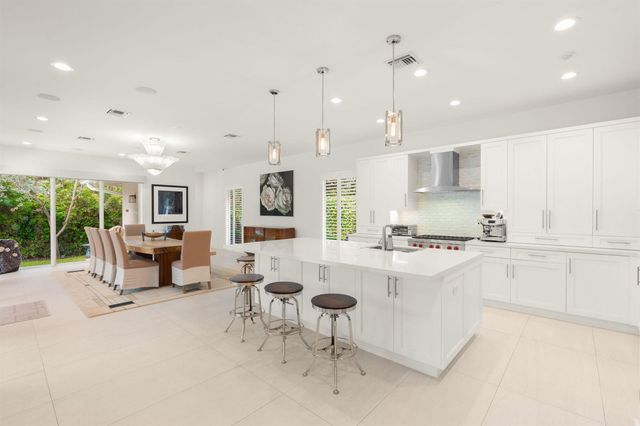 2517 NE 13TH Street, Fort Lauderdale, FL 33304