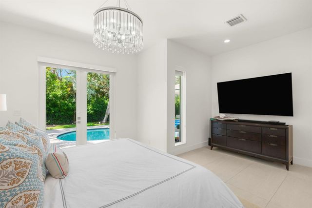 2517 NE 13TH Street, Fort Lauderdale, FL 33304
