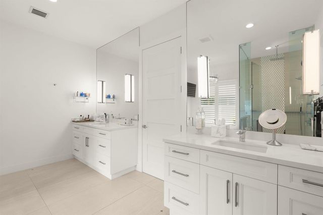 2517 NE 13TH Street, Fort Lauderdale, FL 33304
