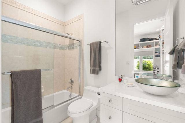 2517 NE 13TH Street, Fort Lauderdale, FL 33304