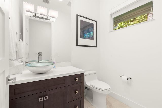 2517 NE 13TH Street, Fort Lauderdale, FL 33304