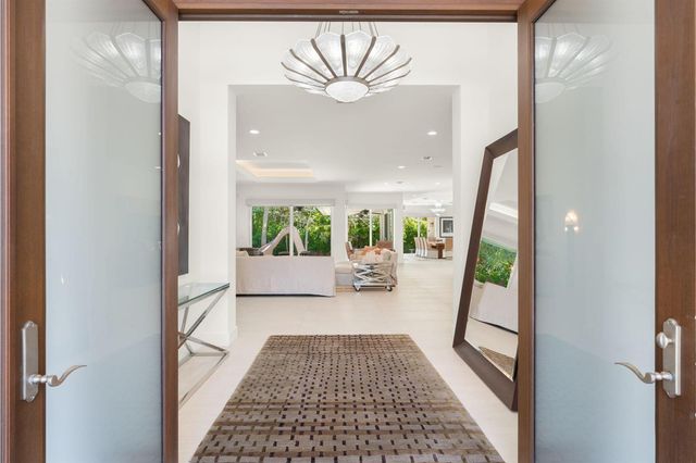 2517 NE 13TH Street, Fort Lauderdale, FL 33304