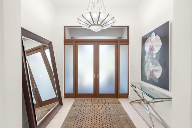 2517 NE 13TH Street, Fort Lauderdale, FL 33304