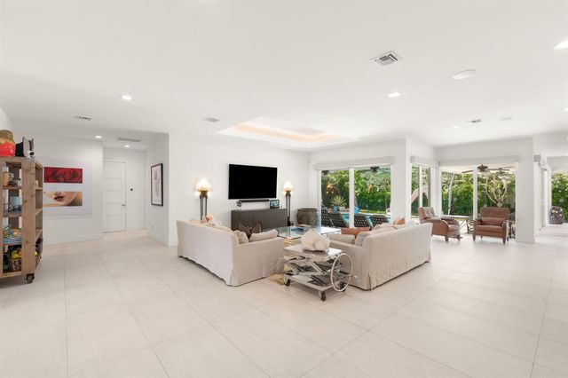 2517 NE 13TH Street, Fort Lauderdale, FL 33304
