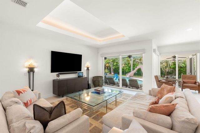 2517 NE 13TH Street, Fort Lauderdale, FL 33304