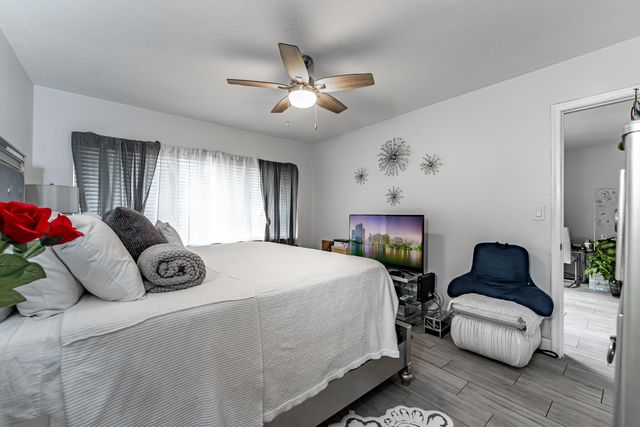 8911 S Hollybrook Boulevard 306, Pembroke Pines, FL 33025