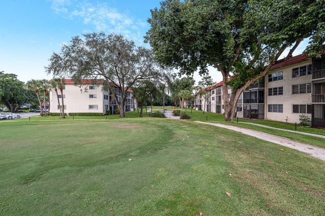 8911 S Hollybrook Boulevard 306, Pembroke Pines, FL 33025