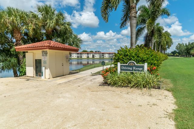 8911 S Hollybrook Boulevard 306, Pembroke Pines, FL 33025