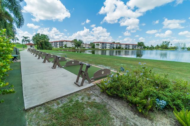 8911 S Hollybrook Boulevard 306, Pembroke Pines, FL 33025
