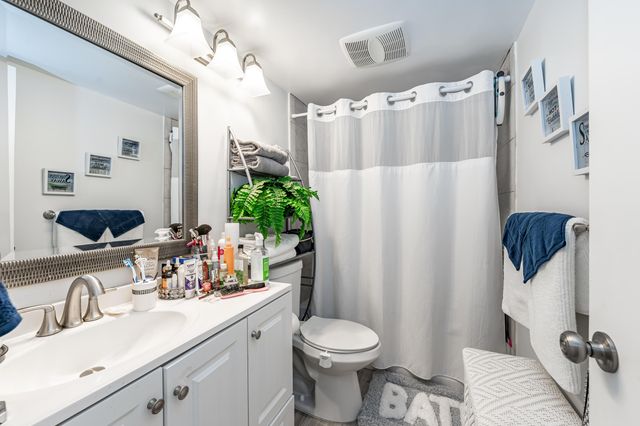8911 S Hollybrook Boulevard 306, Pembroke Pines, FL 33025