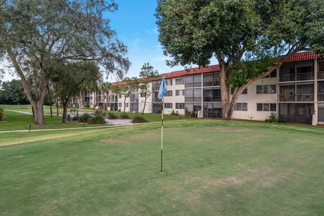8911 S Hollybrook Boulevard 306, Pembroke Pines, FL 33025
