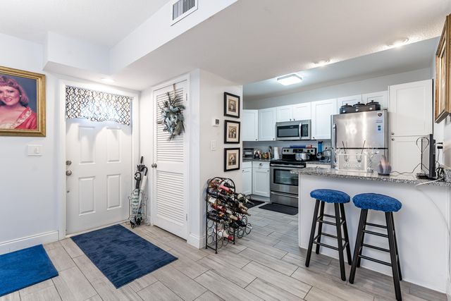 8911 S Hollybrook Boulevard 306, Pembroke Pines, FL 33025