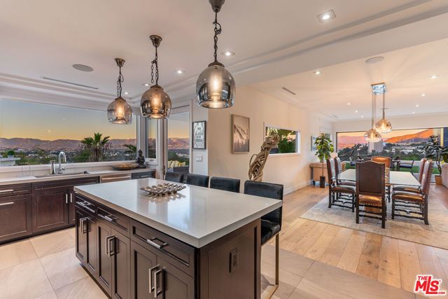 10901 TERRYVIEW Drive, Studio City (los Angeles), CA 91604