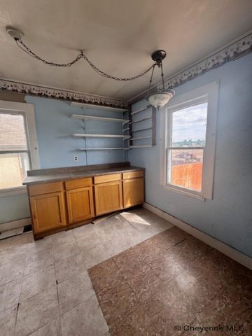 712 S PINE ST, Laramie, WY 82070