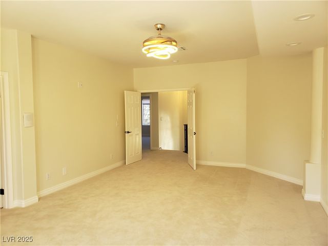 7261 Obannon Drive, Las Vegas, NV 89117