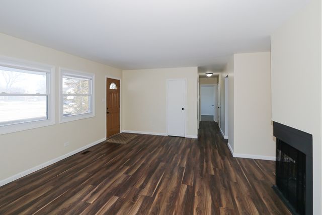 755 Cambridge Lane, Hoffman Estates, IL 60169