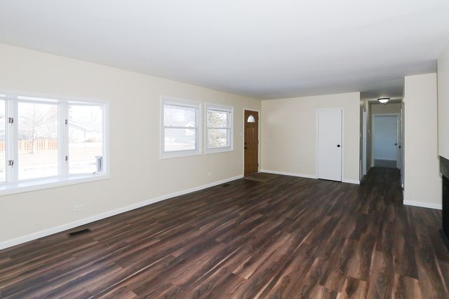 755 Cambridge Lane, Hoffman Estates, IL 60169