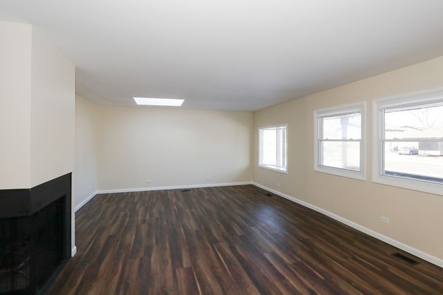 755 Cambridge Lane, Hoffman Estates, IL 60169