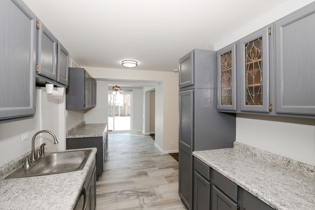 755 Cambridge Lane, Hoffman Estates, IL 60169