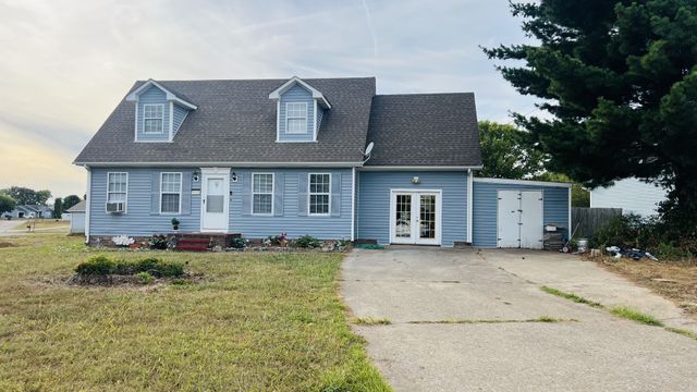 8650 Churchill Dr, Oak Grove, KY 42262