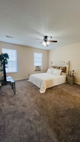 8650 Churchill Dr, Oak Grove, KY 42262