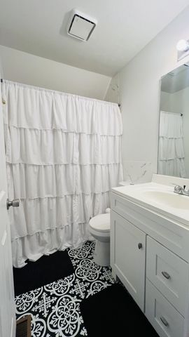 8650 Churchill Dr, Oak Grove, KY 42262