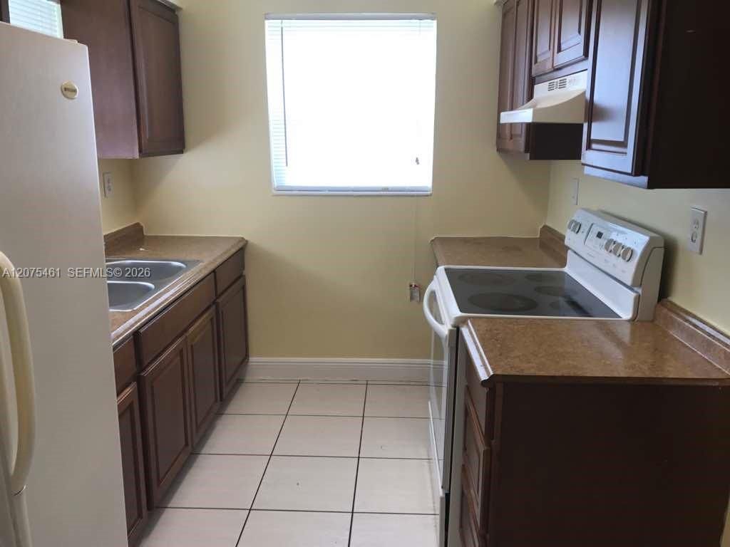 807 SW 5th Court back, Hallandale Beach, FL 33009