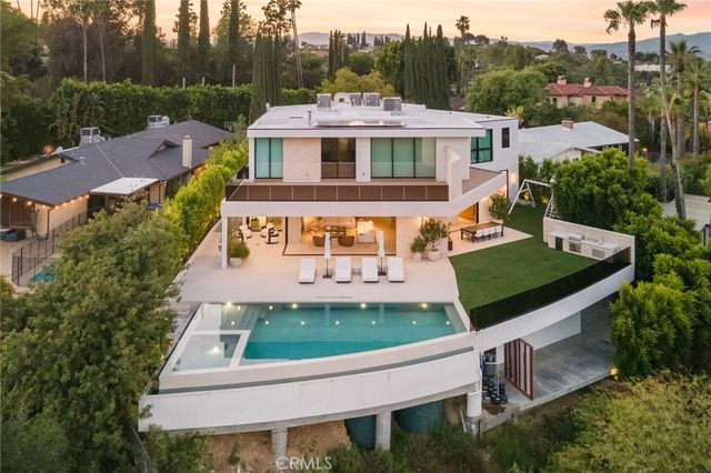 16988 Strawberry Drive, Encino, CA 91436