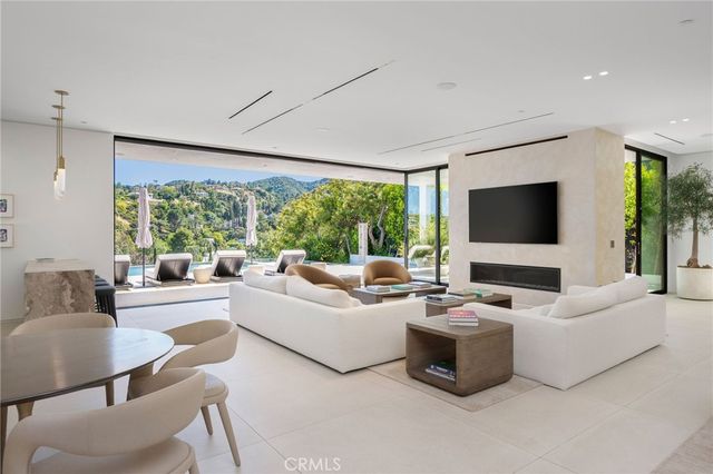 16988 Strawberry Drive, Encino, CA 91436