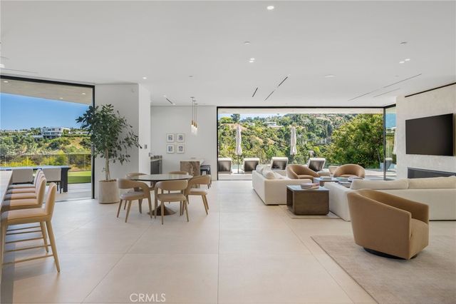 16988 Strawberry Drive, Encino, CA 91436