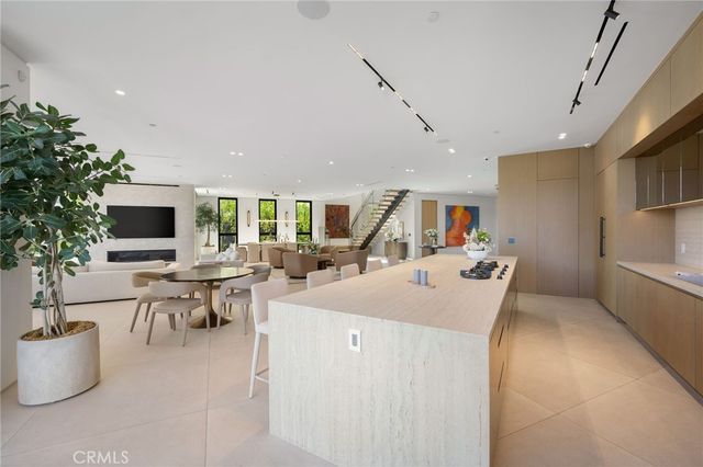 16988 Strawberry Drive, Encino, CA 91436
