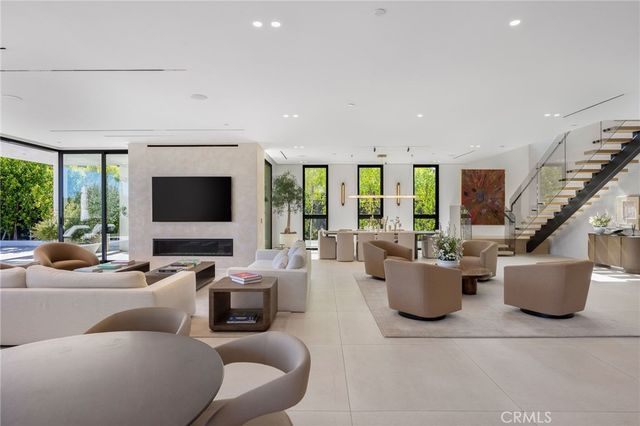 16988 Strawberry Drive, Encino, CA 91436